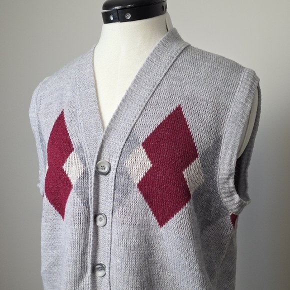 Vintage Cooper Argyle Knit Sweater Vest – Made in Canada (Size M/L) - Picture 2 of 8